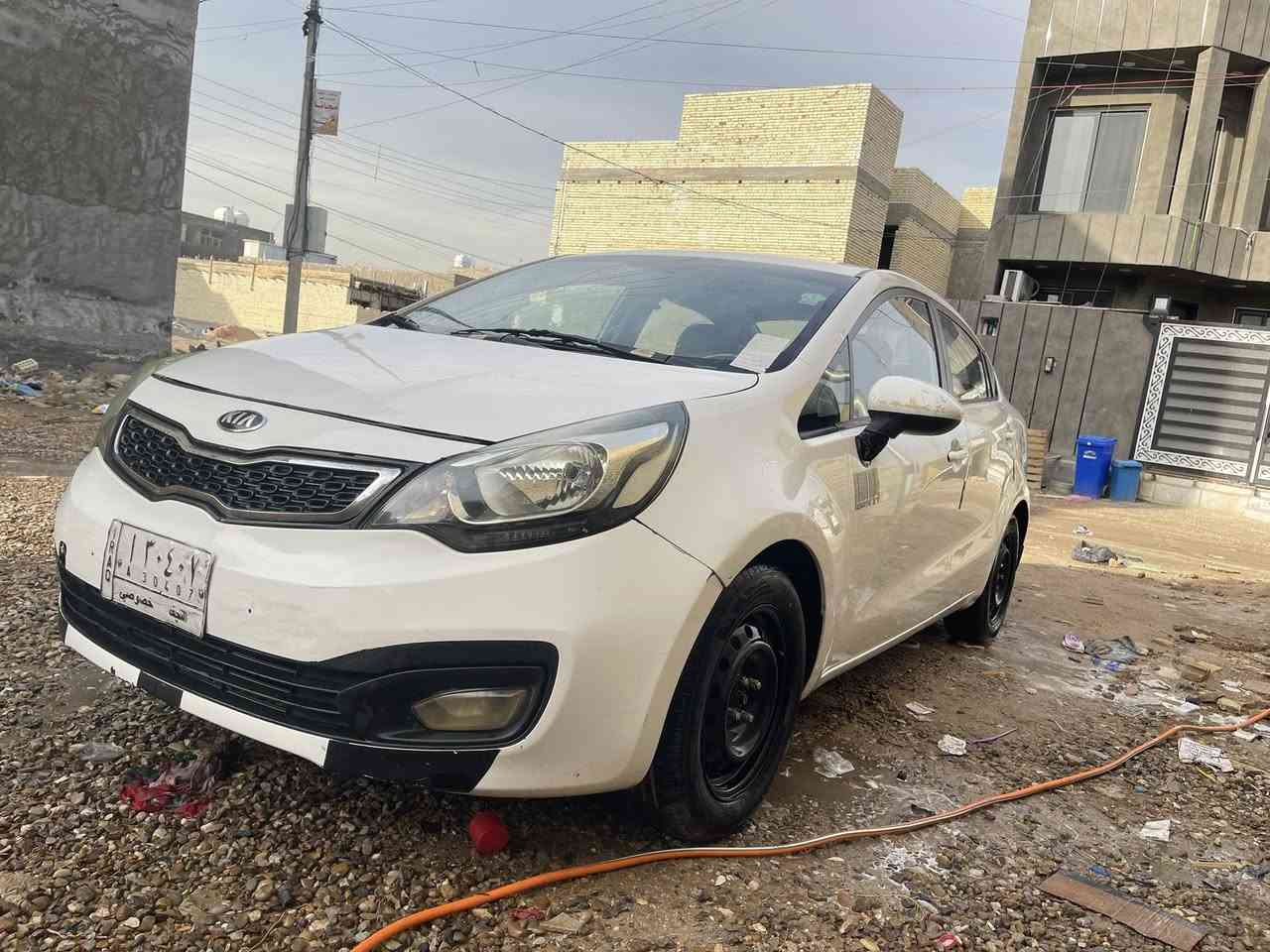 السلام عليكم ورحمة الله وبركاته 
اخوان كيا ريو موديل ٢٠١٣خليجي
✅محرك وكير مكفول 
✅تبريد ممتاز مبدل منضومة العام
✅تايرات جدد
✅صدر امامي وخلفي جديد

المحرك ١٦٠٠دوش سيارة اقتصادية بشكل ونشطة 
ضرر السيارة صبغ حزام بدون حادث وانضربت عندي بدلت دعامية امامية مال تفصيخ سونار السيارة مرفوق ويه الصور حته الامور تكون واضحة امام الجميع .
السعر ٧٥ واسف جداا عل اطالة

***********
