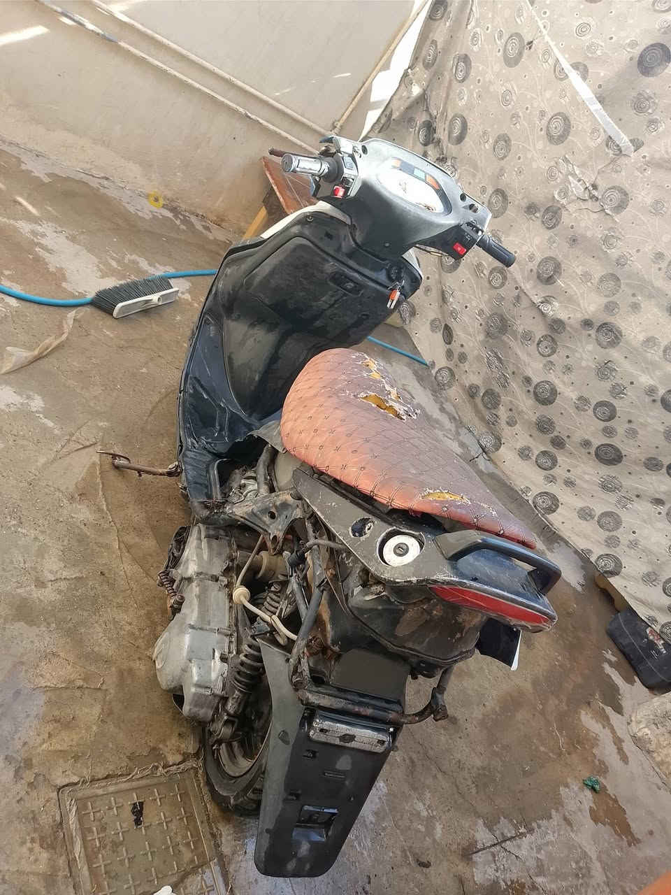 سلام عليكم دراجه كومت حديدالسعر 100بيها اتصال ع رقم ***********
