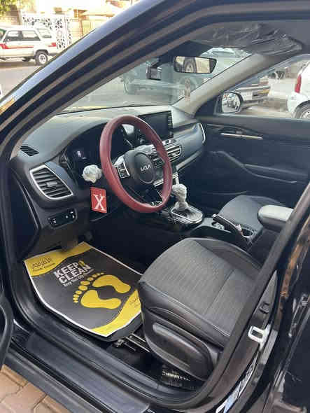 السلام عليكم ….. كيا سلتوس 2023 للبيع  
مكينه 2000 دوش 
(بصمه تشغيل.بصمة ابواب.تشغيل عن بعد.رادار 360 درجه.نقاط عمياء.رادار تحديد مسار.مانع انحدار .اتوتو ستوب.فور ويل.كشنات تسخين.تحكمات ستيرن جهتين.شاشه ابل كار بلي اندرويد اوتو.تبريد قطعتين..قياده شبه ذاتيه.شاشة اعطال.كاميره دواره)
ماشية50,000 كيلو قابل للزياده
ولا گلوب مشتغل بالدشبول 
منظومة ليد زنون كامله
حادثها قطعه وحده موضح بالصور   
السعر178 وبيها مجال  
متوفر واتساب ***********
