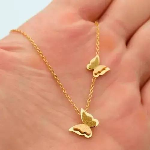 🦋 سيت الفراشة 🦋
سيت متكون من قلادة + محبس + تراچي 🦋

🌟كوالتي ممتاز أصلي ✔️
🌟طلاء ثابت بجودة عالية 💯
🌟غير قابل للصدأ ✔️ 
🌟مصمم بلمسة جاذبية 😍 
🌟تألقي بسحر جاذبية التصميم المميز 💕
🌟متوفر باللون الذهبي 🦋

سعر السيت  ١٥

🚘يوجد خدمة توصيل لجميع محافظات العراق ٤ الاف🚘


**إذا كنت صاحب هذا الإعلان وتريد حذفه لأي سبب، رجاءا أرسل رسالة إلى الدعم الفني**