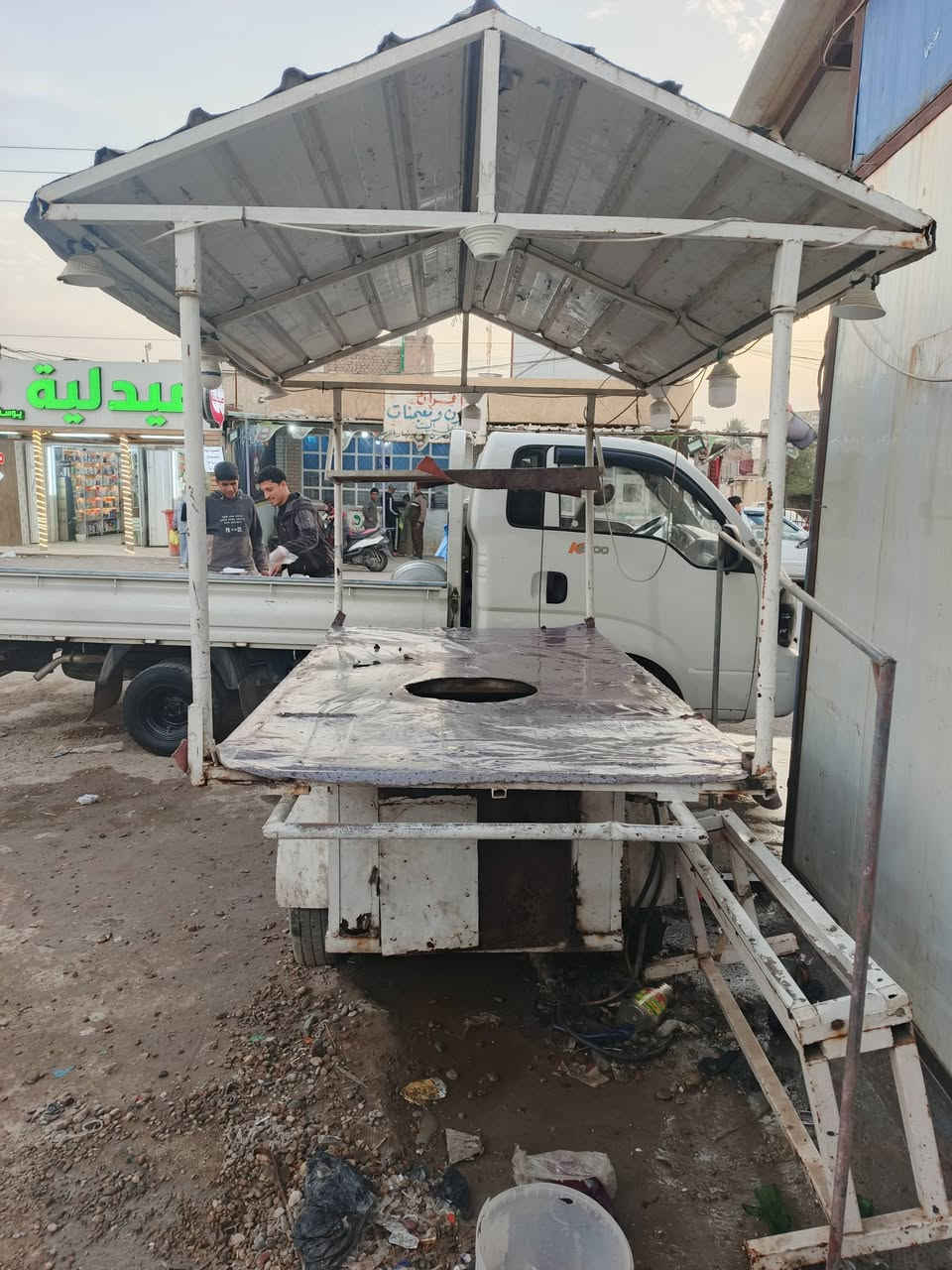 سلام عليكم للبيع عربانه اي شي بالك تشتغل جبيره وبيه فتحتين بريمز وجنكال بنكه كهربائيات كلوبات جاهزة من كلشي
مكاني بغداد التاجي السعر 700 وبيه مجال 
*********** واتساب
