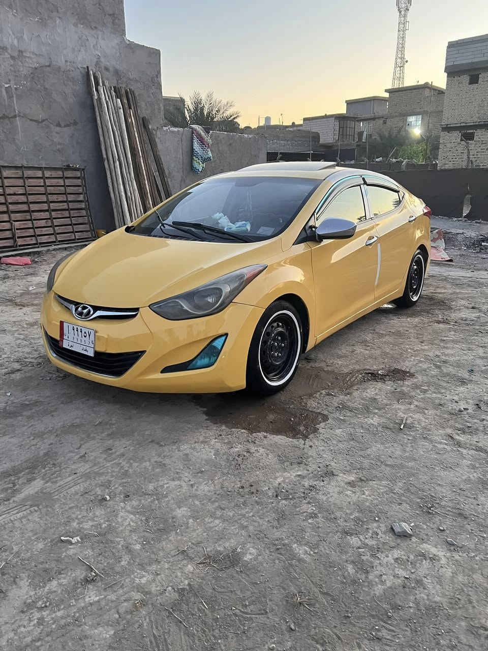 سلام عليكم لنتره مديل ١٣ سياره جاهزه من كلشي أمريكيه بيه جاملغ خلفي سعر ٨٧ويبه مجال مكان طوريج بيع ومراوس تصال فقط ***********
