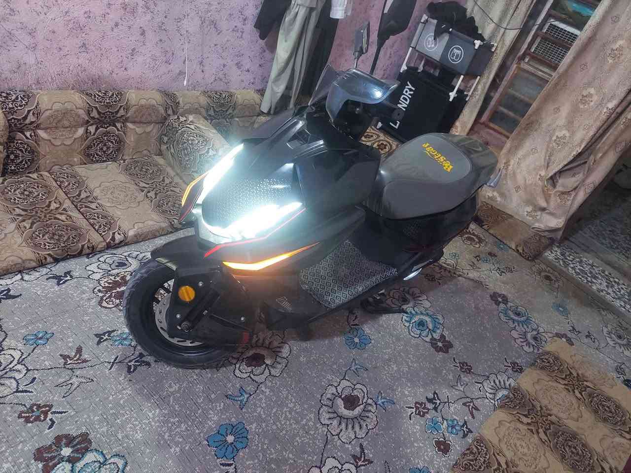 دراجه للبيع تيسلا ستخدام قليل مديل ٢٦ عله وضع  الشركه
موصفات عاليه جدن بريك خلفي أمامي عبار دهن
مانع انزلاق
 برمائيه ضد الماي 
مانع سرقه شرط متتحرك اذا متخلي سويج بيه
صافرت انذار سرقه 
كامره خلفي امامي 
بك رجوع 
جهاز تتبع عند السرقه 
بصمه +سويج للتشغيل 
سرعه ٨٠ حقيقي 
تمشيك ٧٠ كيلو حقيقي للشحنه 
وبعد هواي مواصفات ماذكرتهن 
مكان نجف السعر مليون ونص وبيه مجال وعامل عند الوكيل بيش ياله تعلق 
للتواصل واتساب ***********

