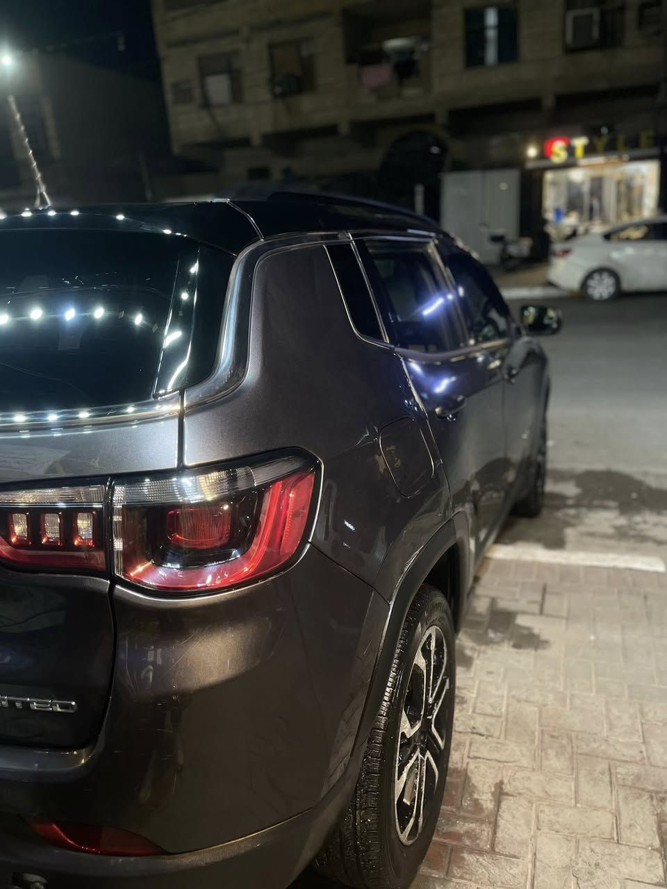 Jeep Compass Latitude North
2023 

جيب كومباس شكل جديد موديل : 2023

اللوان : فيلي

عداد المسافة : 29 لف

حجم المحرك : 2.0 Turbo ( 4,سلندر )

ملاحظة السيارة :باب عكس سائق مبدل بلادي بدون صبغ وصفحه 

صور حادث موجود

الارباکات : مال البرده فقط 

المواصفات  :

دةبل اكسل 4x4

‏‎بصمة ابواب 

‏‎بصمة تشغيل 

تشغيل عن بعد : Remote Start

‏‎شاشة دشبول ديجيتال

‏‎كاميرا

هاند بريك بصمة

اوتو هولد :  Auto Hold

اوتو ستارات : Auto Stard 

اوتو ستارات : Auto Stop‎

رادار امامي (تحديد مسار)

‏‎رادار جانبي (نقاط عمياء)

‏‎رادار خلفي (التحذير من الاصطدام)

‏‎حساسات امامي

‏‎حساسات جانبي 

‏‎حساسات خلفي 

نظام : AUTO

نظام :  ECO

نظام : SPORT

نظام : OFF-ROAD

نظام : SNOW

تحكم ستيرين

كشنات كهربائي

كشنات هيتر

تبريد مركزي

لايتات ليد عدسة زينون بيلادي

بروجكتر LED زينون بيلادي

بكلايتات LED بيلادي

ويل كروم سبورت

مكينه كير كله بل بل باكيت…..

وبعد هواية موصفات 

مکانە بغداد الدوره 

سعر 125 وبيه مجال حك جيتك….

📞 ***********
