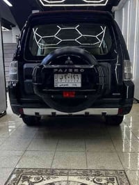 من رخصه مدير الكروب السلام عليكم باجيرو 2007 وارد كويتي 3 قطع صبغ الجا...