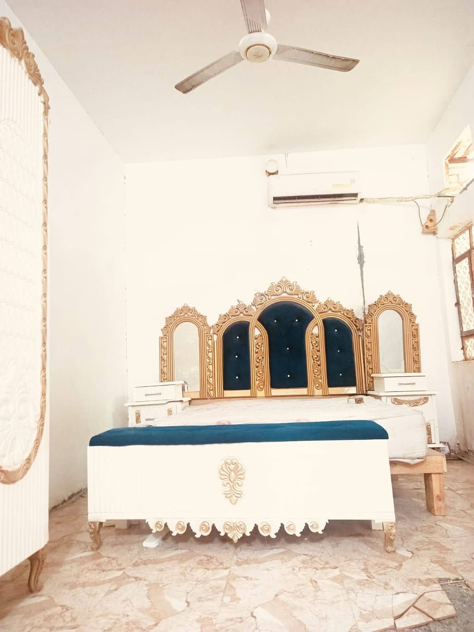 سلام عليكم غرفه نوم للبيع تصميم تركي خشب عراقي
الناصريه
واتساب ***********
