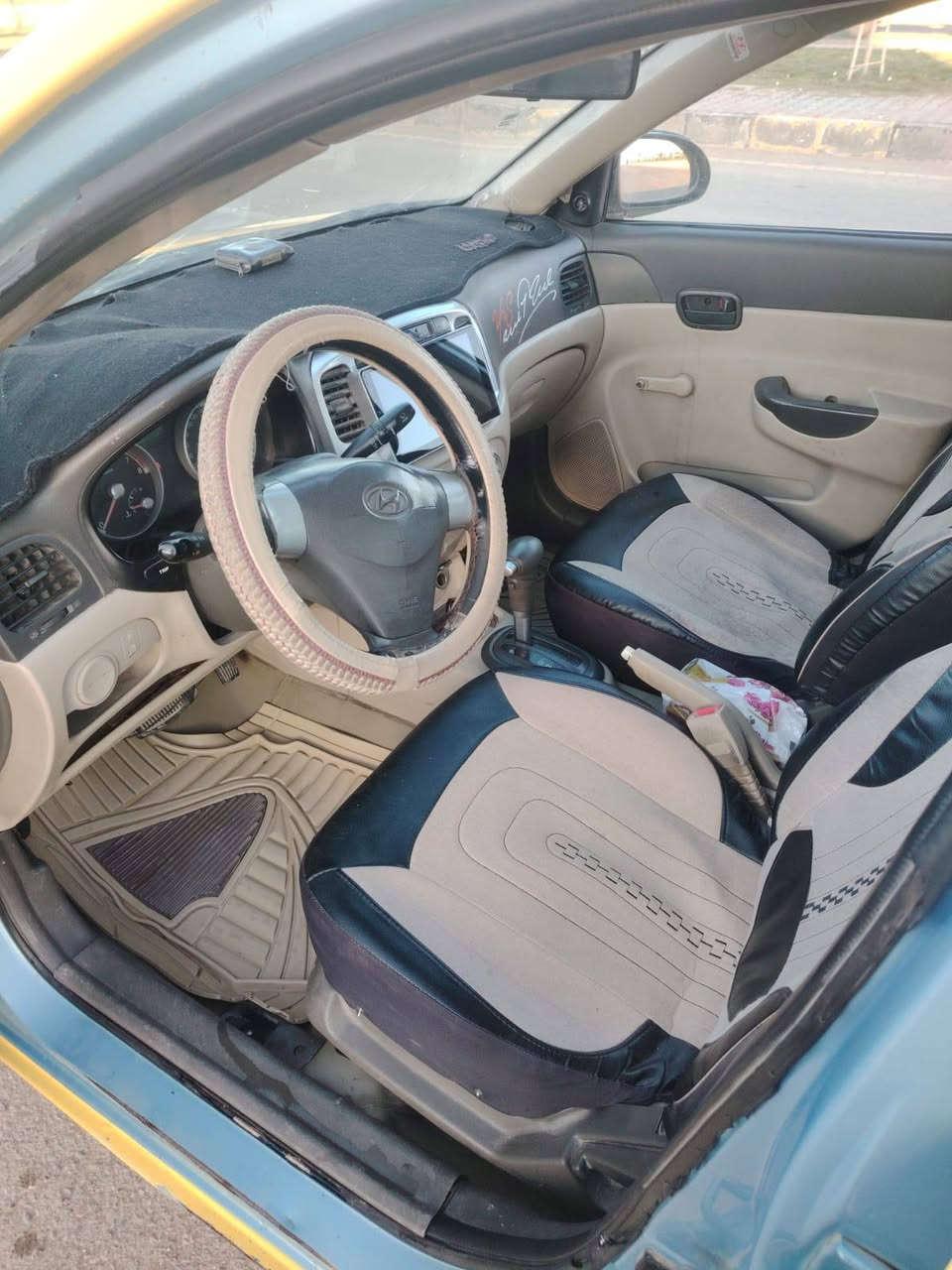 السلام عليكم
سياره اكسنت كوري للبيع2011نينوى مصفره هيئة وغرامات
محرك 16 ينقص كير شرط 
ضررها جاملق الامامي جهة اليسار وبيها تصفيات شي قليل
سياره بأسمي كابون بنزين بيها 
مكان السياره يارمجة الشرقية 
السعر 98وبيها مجال
الاتصال على هذا الرقم ***********
