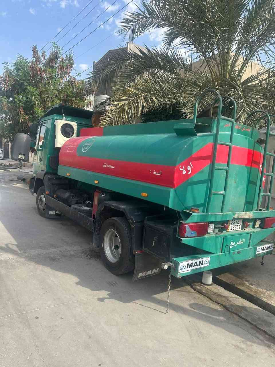 السلام عليكم 
تنكر مان موديل 2004 للبيع 
السعر 155$ وبي مجال للشراي

الاستفسار اتصل. ***********

الموصفات. سياره كامله مكمله اي نقص ماكو 
محرك مارسديس جديد بلشرط
سبلت مركزي 
تايرات جوبلس تايرات 6 تخم جديد 
تانكي بلشرط
رقم حديث هزه جديده براد كله جديد بلشرط 
حمولته 7000 لتر 
كهربائيا كله شغاله نشرات إشارات بلشرط 
سياره مكفوله كفاله عامه اي عيب ما بيه تاخذ بلشرط
