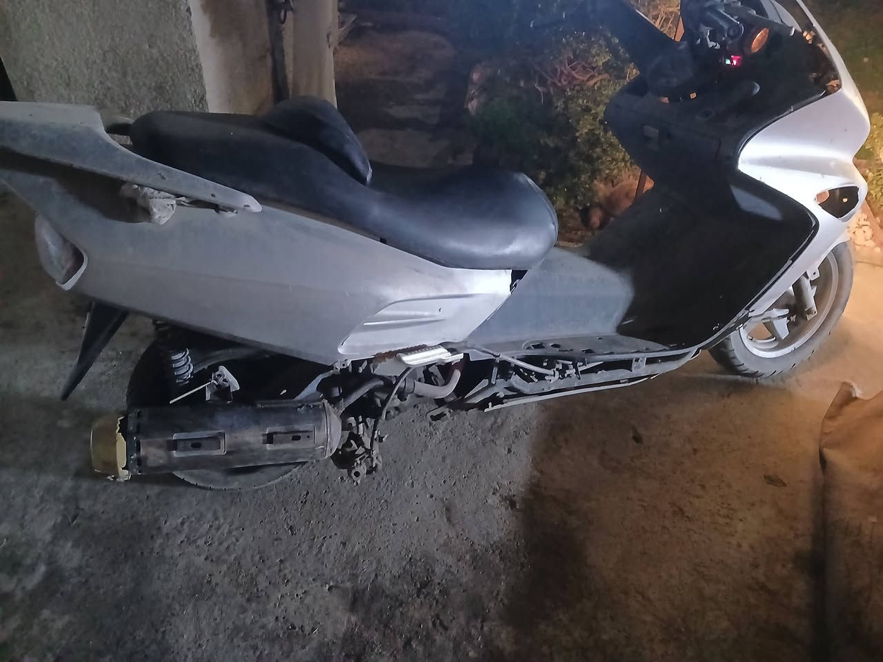 السلام عليكم صفر 6 للبيع نقصها فيت بم وفج مال بريك لوره طك مكينه خير من الله مكاني بغداد عندي ضرف وأريد ابيعها اتعهد بيها من سرقات خلي سعر بما يرضي الله واخذها


**إذا كنت صاحب هذا الإعلان وتريد حذفه لأي سبب، رجاءا أرسل رسالة إلى الدعم الفني**