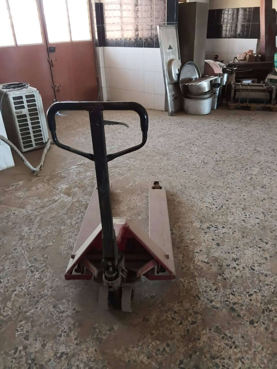 للبيع
(جك كلش نظيف اوربي سعره 350 الف)
رافعه 160 سم السعر 750 الف
العنوان شارع السعدون قرب مركز شرطه الاحداث
الرقم *********** واتس
