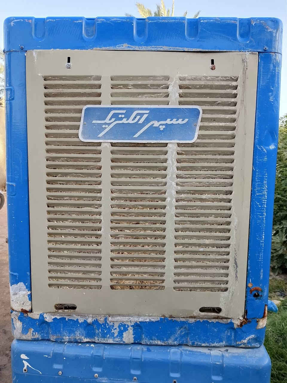 السلام عليكم 2 مبردات ايرانية الاصليه سعر الوحده 100 الف مكانهن ناحيه العباسية ***********
