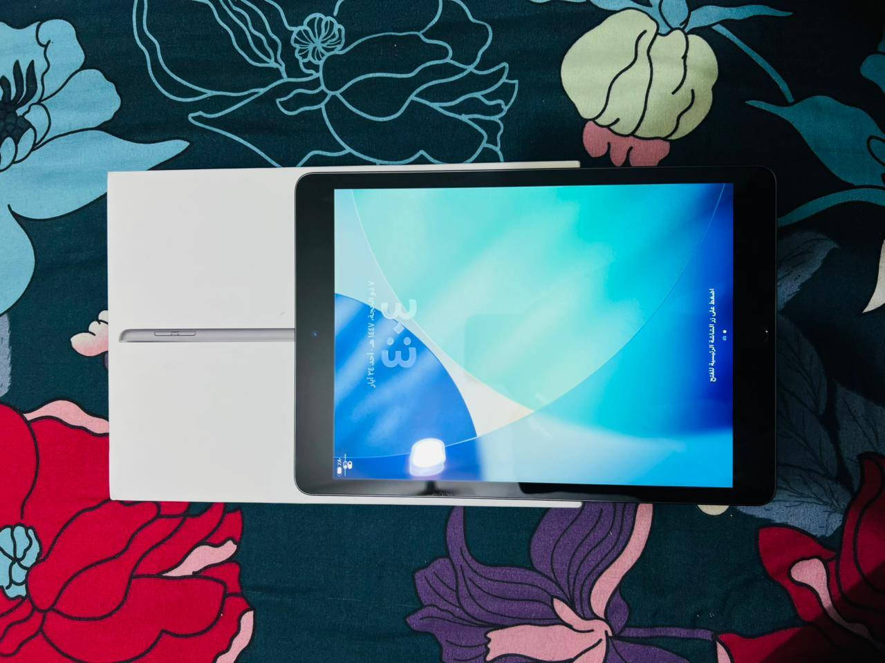 السلام عليكم 
Ipad (9th Generation) 
ايباد ابل 9 الذاكرة 64 GB 
النظافة 99% 
ملحقاتة كاملة (كارتونة + شاحنة + حافظة) الاصليات 
الايباد جداً نظيف مستخدم للدراسة فقط 
(290) الف 
عنواني (بغداد / مدينة الصدر) 
***********
