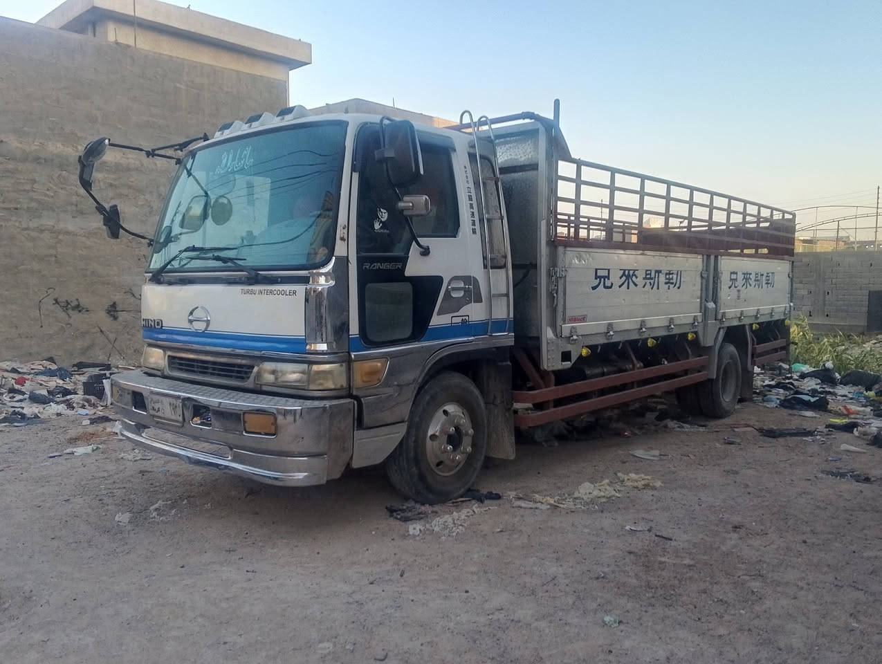 هينوا انكر سته وربع محرك 80عادي خطين كير سوبر  سياره جاهزه رقم قم كربلا مديل منزل باقي على دفع الكمرك تشتري منزل بسمك كله علينه السعر 190 اتصل ***********
