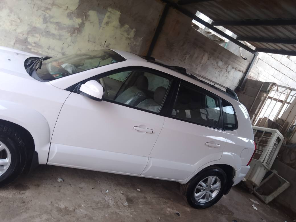 السلام عليكم البيع هونداي توكسون مديل 9 سته سلندر مكفوله من الصبق والضربه سيارة حلوه ونضيفه فور ويل تخم تاير جديد  مكاني البصرة شط العرب السعر 125 وبيها مجال التواصل على الرقم *********** شط العرب, البصرة
