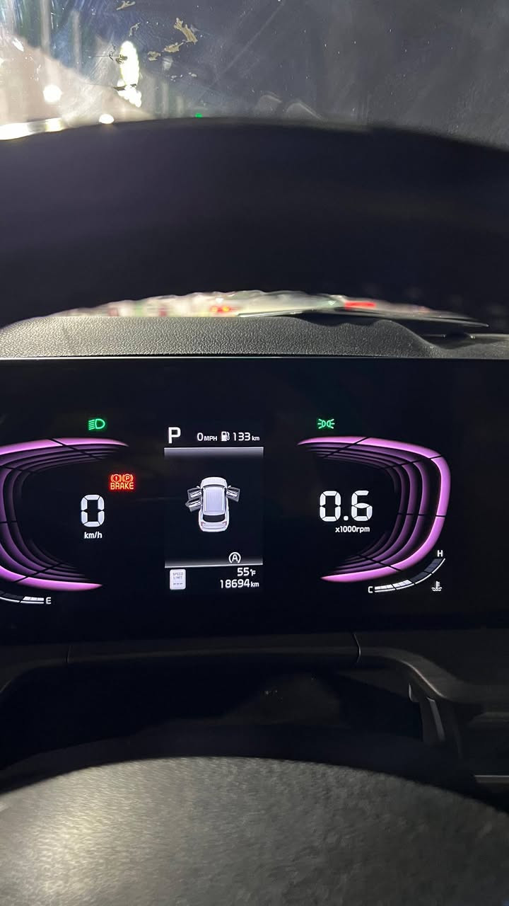 #كيا تيلورايد لون مميز موديل2024
#الضرر غرق السيارة اجت تعمل وتسير اجري عليها بعض التصليحات وبيها بارد بالباب الخلفي الجهة اليسرى

#الرقم :فحص مؤقت بأسمي

#المواصفات : 

▪️السيارة : كيا تولارايد لون سمنتي مميزة
▪️الموديل .2024(  x lain)
▪️المحرك : 3.8L (ستة سلندر)
▪️العداد :18 الف كيلو حقيقي
▪️حجم الويل : ويل كب حجم 20 مع طقم تايرات بحالة ممتازة
▪️كشنات السيارة جلد عسليVip
▪️فتحة سقف (سلايد روف) بالقمارة
      السيارة 5 وضعيات قيادة 
      السيارة دفع امامي
▪️خاصية تحديد المسار
▪️رادار امامي للتوقف التلقائي
▪️حساس خلفي 
▪️حساسات و رادارات الاجتياز الجانبية (نقاط عمياء)
▪️ الكاميرا الخلفية دوارة اصل مع الستيرن
▪️تحكم فول كهرباء لمقاعد المقدمة 
▪️شاشة الدشبول حجم كبير للتحكم بايعازات السيارة       
▪️تدفئة,تبريد لكشنات المقدمة
▪️السيارة 7 راكب
▪️ثلاث قطع تبريد
▪️تشغيل عن بعد
▪️تحكم ستيرن جهتين بلوتوث وحاكية وكروس سرعة وتحكم صوت 
▪️نظام ABS مانع انزلاق
▪️السيارة جديدة 

السعر المطلوب .290 ورقة وبيه مجال بسيط

الاتصال على : ***********

البصرة
