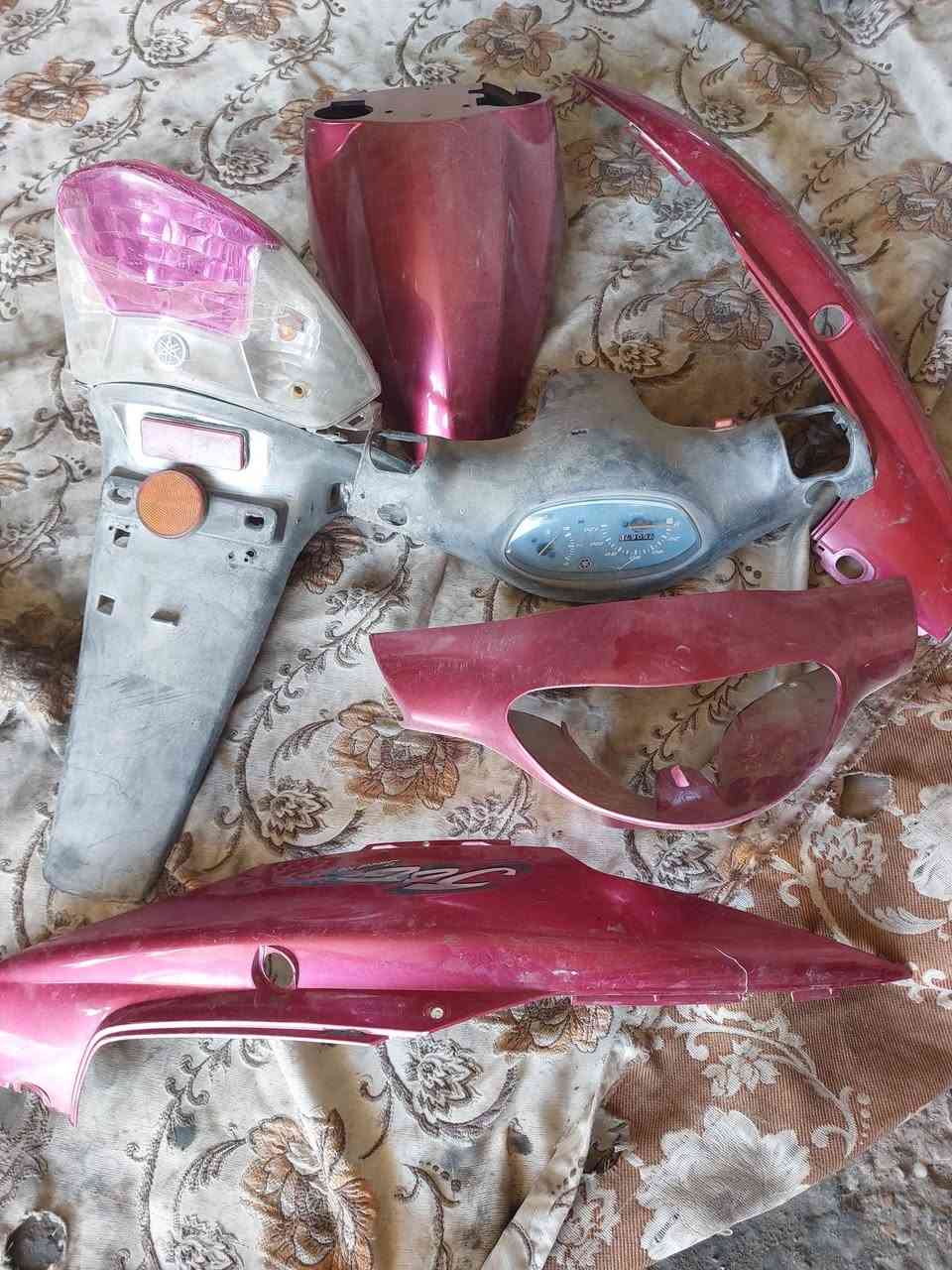 كفرات ماكس بنغولي عايزات بس الوجه التخم كفرات والبك لايت والدشبول السعر 40 الواحد مكاني نجف حي الانصار ***********
