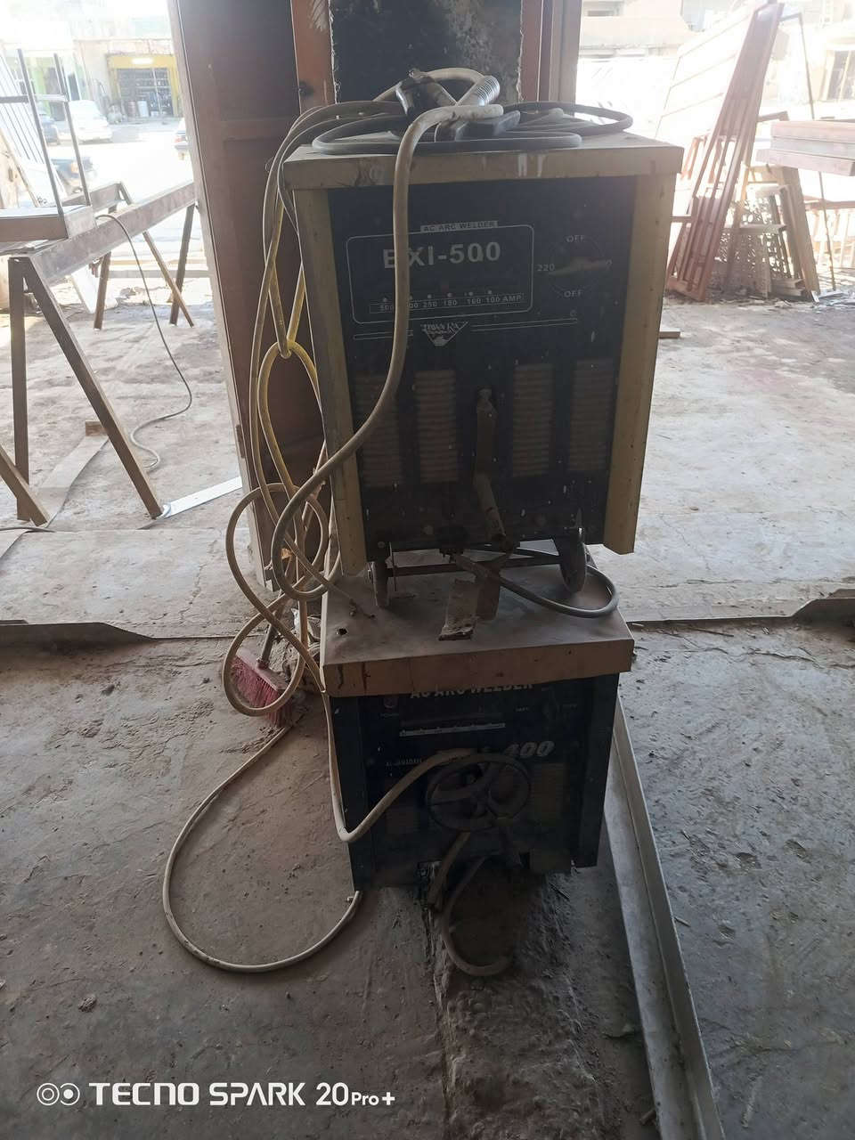 السلام عليكم كتر 10 احصان السعر 350 /// مكاين لحيم سعر الوحده 150 الف العنوان سامراء ***********
