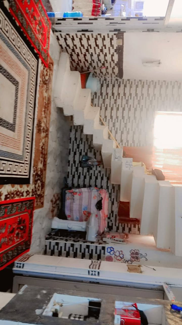 بيت ١٥٠م للبيع حله حي النصر الطريق العلويه شريفه بنت الحسن (ع) طابو زراعي سند ٢٥بسمي بناء حديث إرتفاع عالي عن الشارع الاستفسار الاتصال على الارقام *********** +***********
