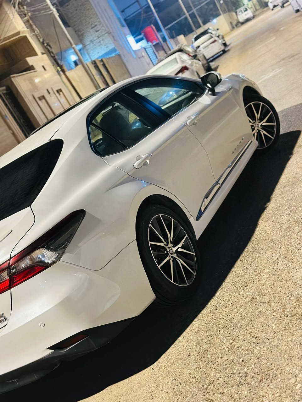 السلام عليكم ورحمه الله 
سياره كامري موديل 24 هايبرد فول مواصفات وكاله عبداللطيف جميل استطاع مباشر رقم بغداد تحويل ثاني يوم 
السياره مكفولة كفاله عامه 

العنوان البصرة
بصمه 
عدد 2
***********
ماشيه 64الف
