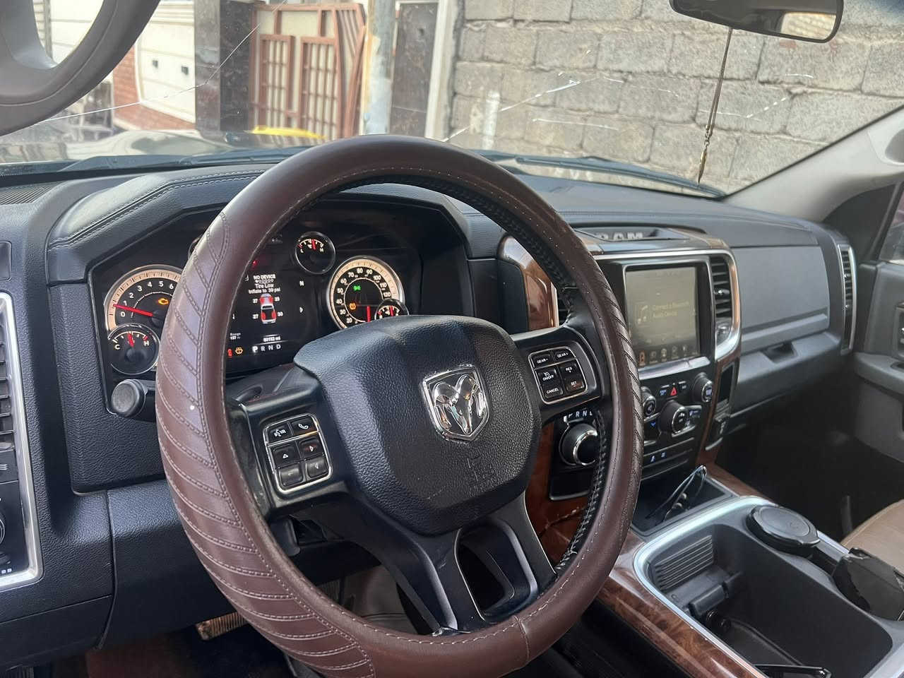 دوج رام كلاسيك موديل 2018 باب كبير بدي قصير 8 بستم  مكينة حجم 5:7 هيمي …رايد مراوس برام / ريبل وسعر مناسب


**إذا كنت صاحب هذا الإعلان وتريد حذفه لأي سبب، رجاءا أرسل رسالة إلى الدعم الفني**