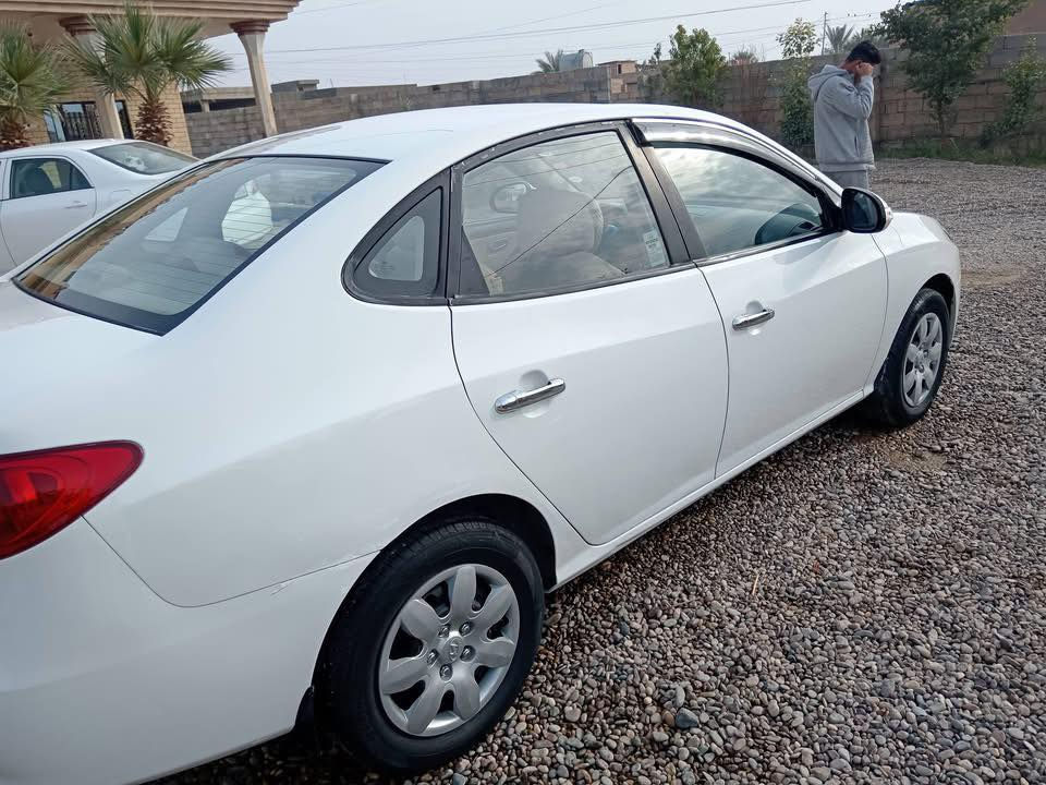 السلام عليكم للبيع انترا ٢٠١٠  صبغ قطعه وحده فقط كير محرك شرط التحويل السعر ١١٨ مكان السياره الشرقاط السكنيه ***********
