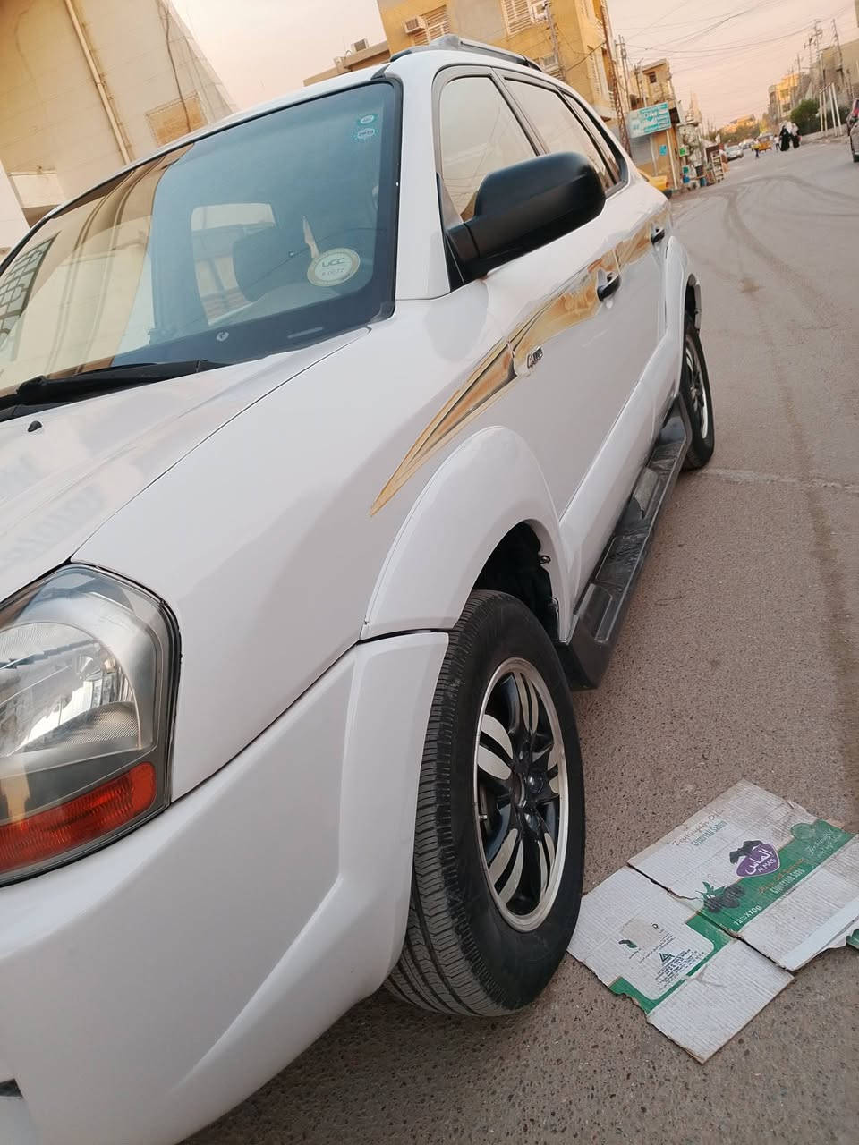 السلام عليكم
توسان موديل 7 خليجي رقم سليمانيه شكل جديد نكليزي تحويل شوكت ما يعجبك حولك بي خشم جملغ ربع بنيد قليل صبغ فقط باقي كفاله عامه 
مكفول من الضرب لا تبديل 
كير محرك تبريد مكينه كفاله عامه بلادي 
تخم تاير شواصي مكفولات بلادي 
دوخل نظيفه سياره حلو معنا الكمله بل عافيه ياخذها 
سعار سياره 94بي مجال حك جيتك العمله 
***********
العنوان بغداد بلديات نتصل وتدلل عله رقم
