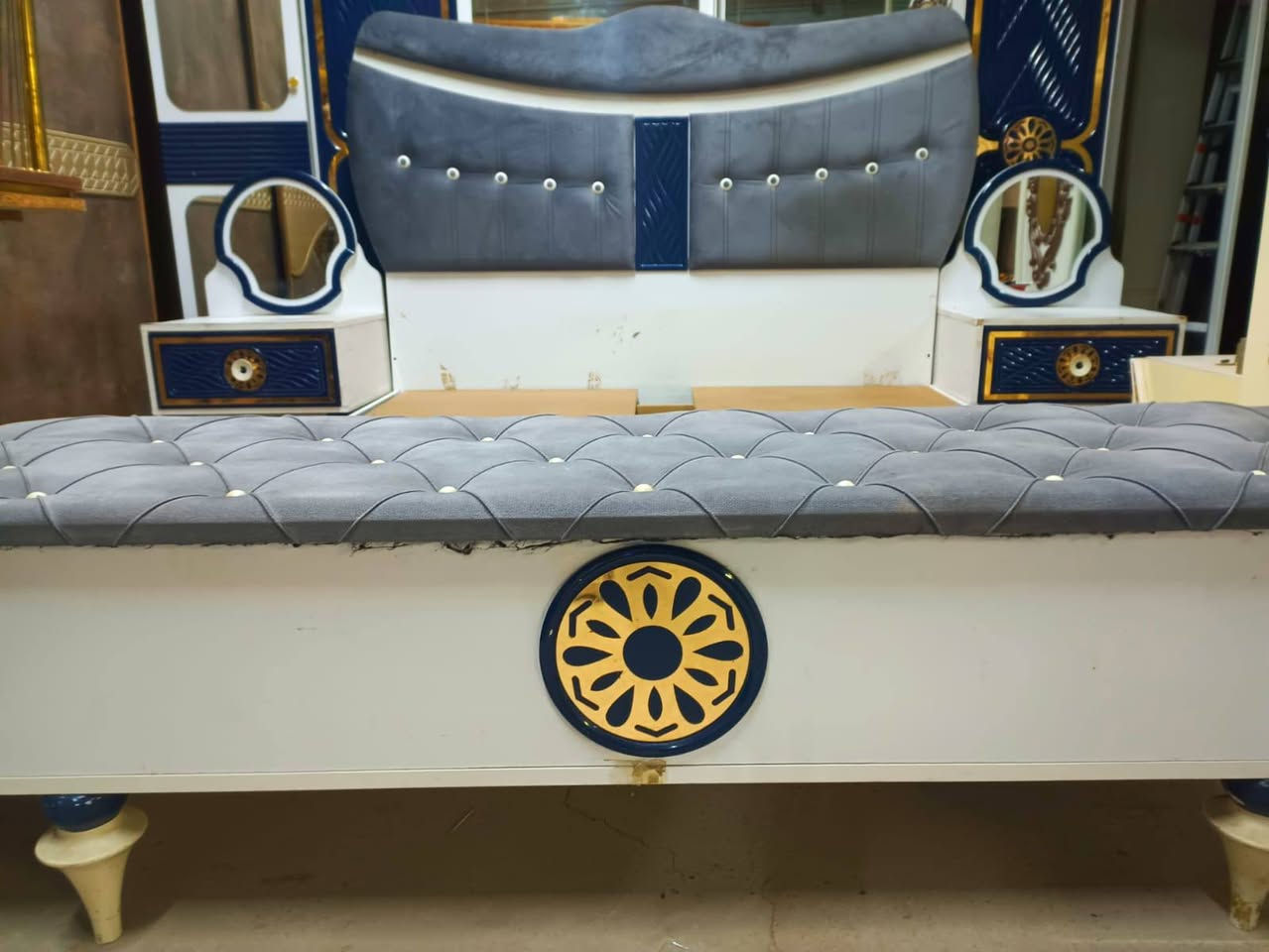 غرفه تركي١٠ قطع نضيفه جدا ٦٥٠ أبو دشير بغداد ***********
