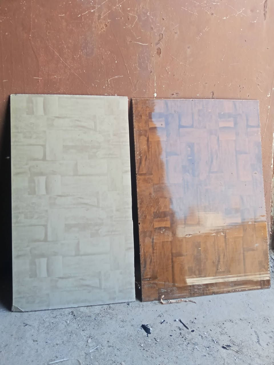 السلام عليكم
يوجد لدينا سقوف ثانوية مستعملة  أخو الجديد 200قطعة لونين  مع ملحقاته الاتصال على الرقم ***********
