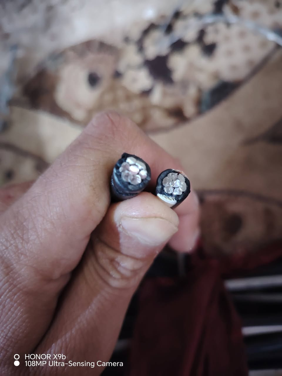 السلام عليكم كيبل مال وطني ١٠٥متر مابي اي قطع للبيع
الشراي يجي خاص


**إذا كنت صاحب هذا الإعلان وتريد حذفه لأي سبب، رجاءا أرسل رسالة إلى الدعم الفني**