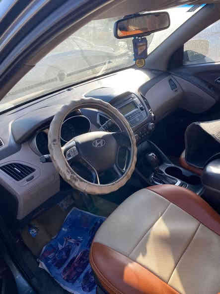 سياره توسان خليجي  أربعه سلندر 
دوش  محرك 200
موديل ٢٠١٦ بنوراما محرك گير بلادي
تايرات جديده لا يوجد فيها قطرة  صبغ 
دوشمة كشنات ارضية جلد
ظربه بسيطه اباب السائق راجعه
على البارد اكو طعجه گد الأصبع باقيه على وضعهه
السعر ١٦٠ وبيها مجال بسيط
رقمها بغداد  الماني دولي 
رقم صاحب السيارة ***********
