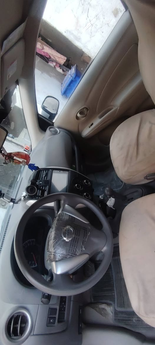 السلام عليكم رمضان كريم عليكم  عندي سياره نيسان صني موديل 24 سياره جديده معوقين وكاله عامه  السياره موجوده بصره زبير السياره الجديده ماشيه 60 السياره عاوزه شويه ترتيب بس دعاميه فقط *********** واتساب البصرة, العراق
