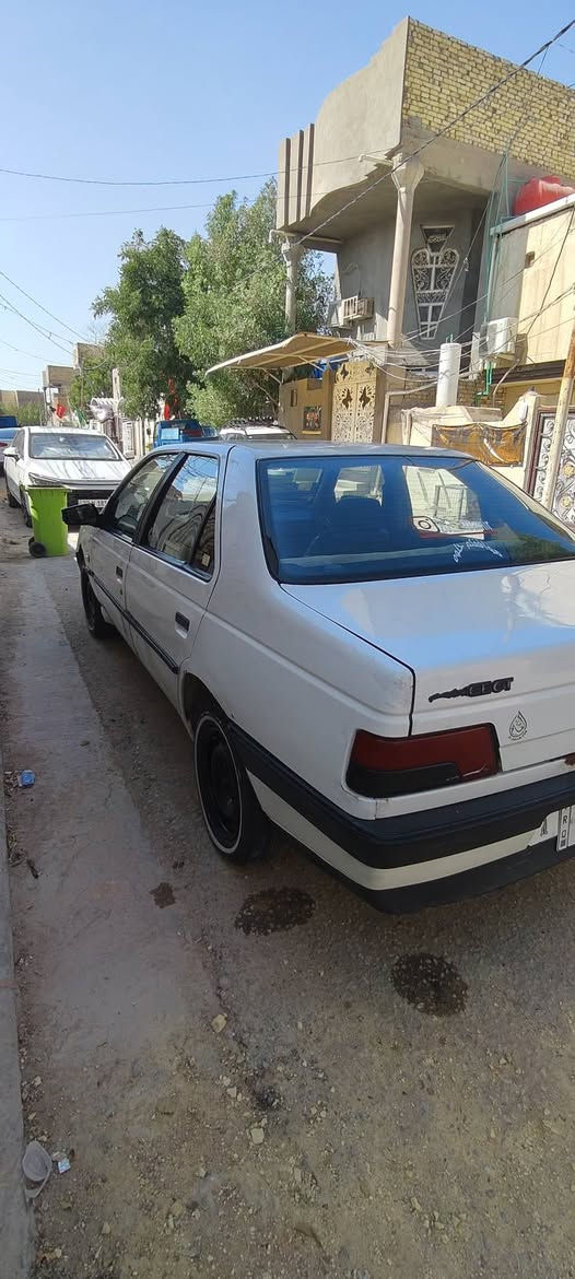 السلام عليكم
بيجو 405 
35 وبيه مجال
***********
