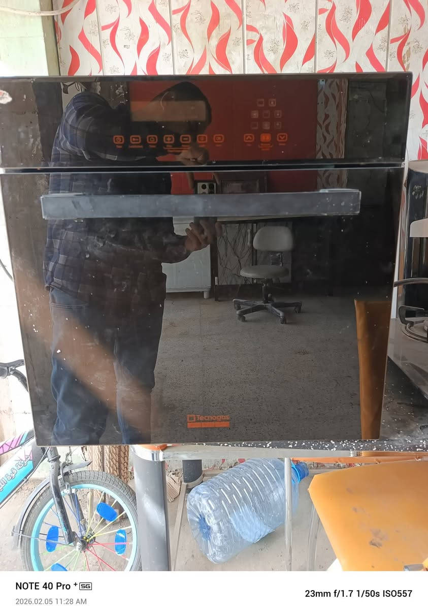 السلام عليكم متاح للبيع فرن مال كاونتر باله جديد كلش حجم ٦٠ في ٦٠ حجم كبير السعر ١٥٠ الف واصل للبيت داخل الناصرية تواصل وات ساب ***********
