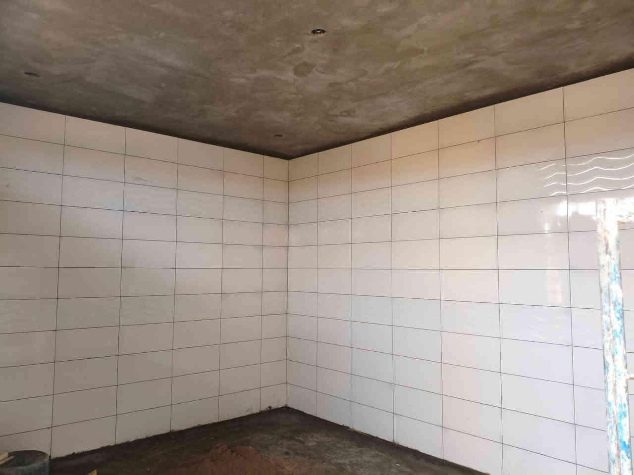 سلام عليكم خلفه سيراميك شغل درجه أوله شغل ليزر شغل مرتب وحلو رقم واتساب وبختمتكم ***********
