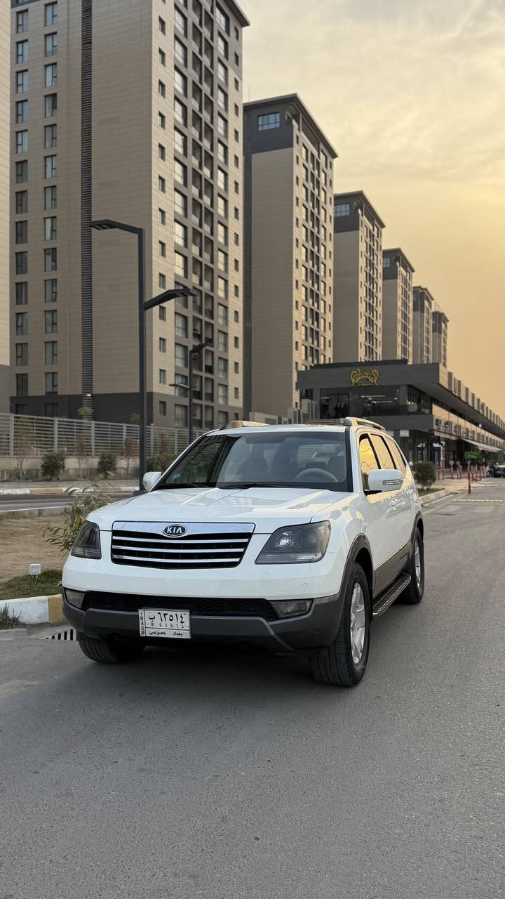 السلام عليكم 
موهافي 2013 
خليجي  مكفوله
شبر كارت بالبنيد 
فتحة 
شاشة + كامرة 
تبريد منفصل بيانيو 
سيارة جديدة كلش عليها تخم تاير 
وصدر امامي خلفي جديد
 مناقصها شي  
السعر 140 وبيها مجال بسيط
  
عنواني بغداد حي الجهاد
***********
