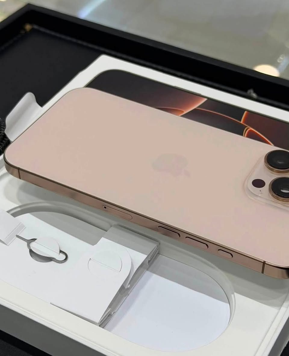 السلام عليكم 
 ايفون 📲 16promax 
دبل خط CH
 لون ذهبي  مميز 
 بطاريه🔋95
 ذاكره 256   
 مكفول كفاله عامه من فتح وتصليح  
 وياه كارتونه فقط
 السعر / مليون و 375 
العنوان/ بغداد المنصور توصيل متوفر
 للتوصل ***********
