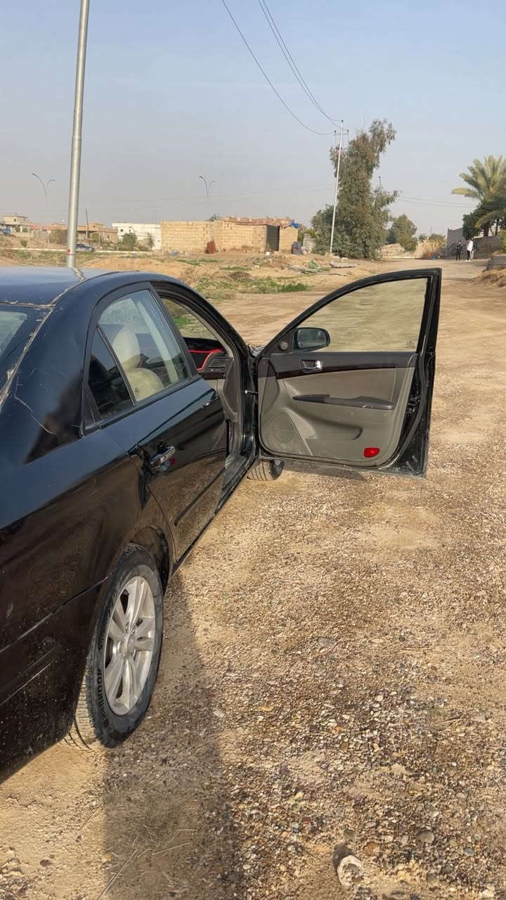 السلام عليكم للبيع للبيع
سياره نوع هوندا سوناتا 
موديل 2009ادوات ادوات كص 
كير محرك شرط تبريد ثلج 🧊 تدفئة 
4تايرات جدد صدر جديد الكشر شوف العين 
السعرر المطلوب 45اوبيها مجال للشراي 
مكان السياره صلاح الدين قضاء العلم 
للاستفسار هـ📞***********
