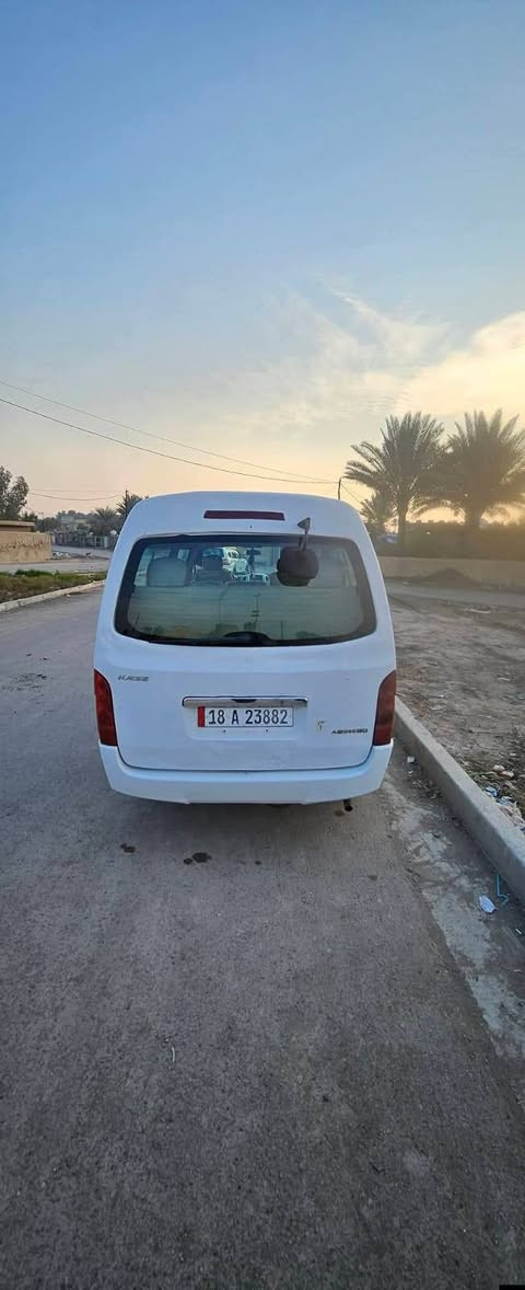 اج 1 موديل 14 رقم وهزه جديد بسمي مصفره من كلشي وتخم تاير جديد مكفوله بس يم بك لايت شويه بيها وجنطه بارد 
السعر 85 ورقه بيها مجال 
***********
***********
