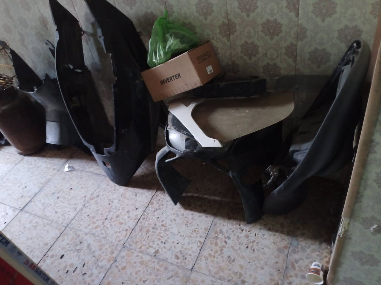 السلام عليكم صفر سته فصختها كلشي موجود شاصي تاير ودبل كفرات اي شي عندي والي تخدمه يراسلني خاص او يتصل ***********
