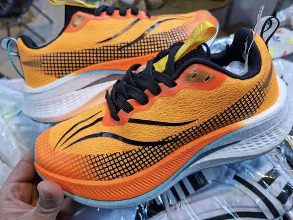 #اثير_للاحذيه_الاوربيه_باله_الجديد
تم وصول بضاعه جديده 
ترانشوز رجالي شبابي 
ترانشوز رجالي w سعر قطعه 6 الف فقط 
لابجين مسي  درجه اولى
لابجين F50
لابجين اديداس درجه اولى 
لابجين ريكي 
لابجين ولادي اطفال مسي 
لابجينات نايك  سعر قطعه  6 الف فقط 
طوبات دوري ابطال 
دريس ريال مدريد شورت 
نعال  سليبر  و نايك  طبي خفيف 5 الف 
نعال سافت رجالي  4 الف دينار 
قياسات من 40/45 
العنوان / حبانيه سيسي سوق العصري مجاور قاعه البوريشه
هـ/ ***********
