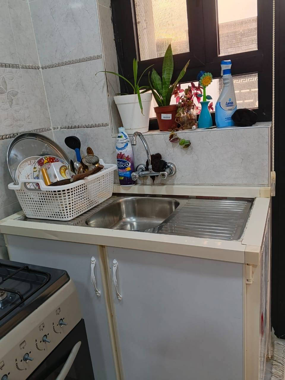 سلام عليكم 
قياس 2متر و40 والمخسله 1متر و10
جديده استعمال اقل السنه مكاني كركوك سعرها 250وبيها مجال ***********
