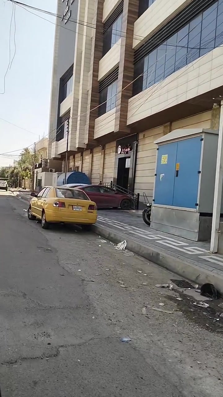 بيت للبيع في حي البنوك بفرع مستشفى ام البنين الاهلي مقابل المستوصف الصحي سليمان الفيضي 
المساحة 600 متر بناء قديم يعتبر قطعة أرض 
يباع كامل أو حسب الطلب 
للاستفسار  ***********
