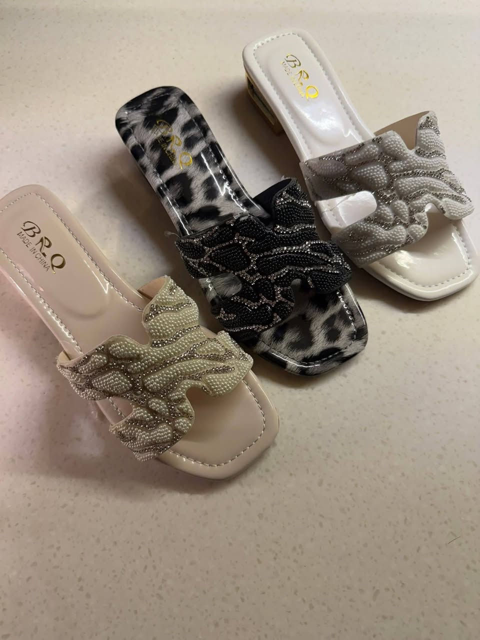 روز ستور 🌸مختص بأناقتك وجمالك للبنات والشباب 🌸
كل اللي تحتاجه للأناقة اليومية بمكان واحد 👇
👜 محافظ شبابي
⌚ ساعات نسائي
👟 أحذية رياضي
👞 أحذية سبورت
👜 حقائب نسائية
👛 جزدان نسائي
🕶️ نظارات

📌 تتوفر ألوان ومقاسات متعددة
💬 للحجز أو الاستفسار عن الألوان والقياسات:
📖 دايركت
📱 أو عن طريق الواتساب: ☎️ ***********
✨ بيج روز… اختاري أناقتك بثقة ✨
