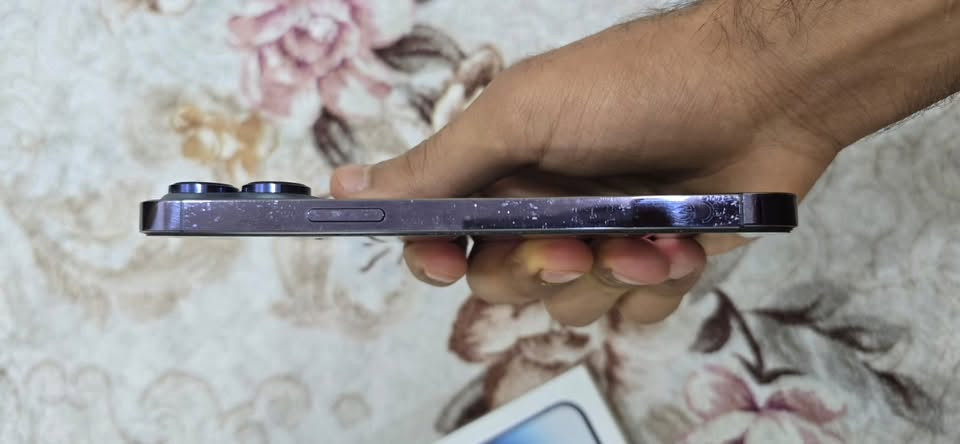ايفون 14 برو ماكس 
ماستر شرق اوسط ذاكره 256 
بطاريه بلاديه 84 مبدل فقط شاشه اولد 120fps
مكاني بصره ياسين خريبط ***********
