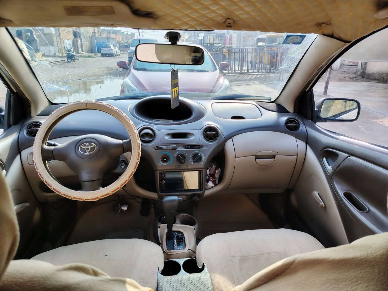 كورلا أيكو موديل 2004
السيارة مكفولة من الصبغ والمعجون ما عدا نص الجاملغ الامامي عكس السايق وتكحيلات بسيطة أيضاً
مكينة بيكاجو 1600
كير اوتو
تخم تاير جديد
باتري جديد
كهربائيات كلة جديد
شاشة بيها كار بلي وبيها اندرويد اوتو
كاميرا خلفية وداش كام امامي
منظومة تبريد كاملة جديدة
دوشمة جديدة 
سستم سماعات استيريو جديد
صدر امامي جديد بالإضافة الى بلكات جدد مجاول تنظيف بخاخات مع لاستيك جديد
سنتر لك وريمونت ويجي وياها سويج اصلي وسويج ريمونت
السعر 57  وبيها مجال قليل
رقم بابل جديد مشروع وطني وين متريد تديرها وسنوية ما ساقطة لنهاية العاشر وهزة لنهاية السابع
السيارة نقص برغي ما بيها تأخذها تترحملي موظف اروح وارجع للدوام بيها فقط بس شوي محتاج واريد ابيعها وربي يرزق الجميع أن شاء الله ويسهل امر كل شخص ...
المكان - واسط - كوت - المركز
يرحم والديكم اللي ميعجبة السعر السيارة لا يظلم الاخرين ويسقط بحلالة ...
للتواصل الاتصال على ***********
او واتساب ع نفس الرقم
