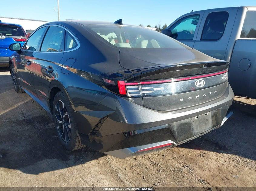 Auto car company 
فرصة مميزة الاصحاب كتب الشهداء
#*اعلان بيع مباشر*
Hyundai Sonata Sel 
الموديل  2026
حجم المحرك   2.5
تعمل وتسير
الحادث كما موضح بالصور
  *السعر  81*     *ورقة فقط   *
*يتوفر نقل حاليا الى العقبة لاردن او تركيا مرسين*
*يتوفر كتب شهداء مضمونه من قبلنا*
للاستفسار الاتصال على 0770987724
او زياره موقعنا القرنة  شارع الجمهورية  قرب حمام الحسنين
اوقات العمل من الساعه 4:00مساءا حتى 
الساعه 10:00ليلا


**إذا كنت صاحب هذا الإعلان وتريد حذفه لأي سبب، رجاءا أرسل رسالة إلى الدعم الفني**
