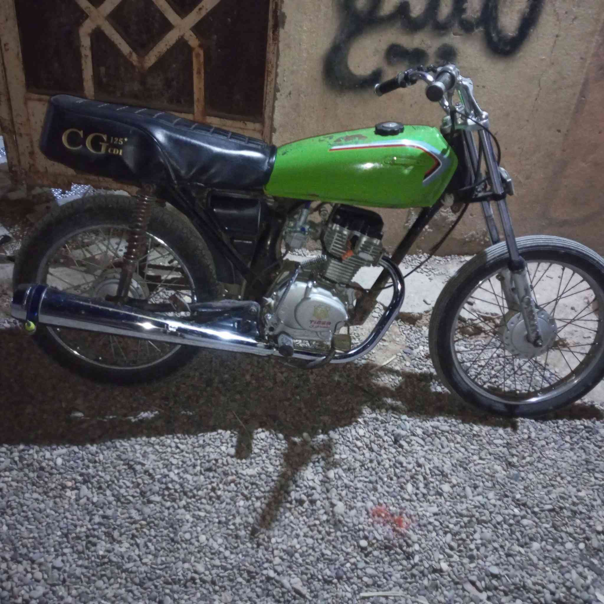 سلام عليكم دراجه تايكر  للبيع سعر 300 بيها مجال مديل 20 مكينه بستم ناصي مكفوله وناعمه كلش ما بيها صوت  دراجه شلعه  ومعدل وفصله // إدراجه تريدها رياضي أو كامله يعني غراضها دشبول وكهربايات جاملغات سيباسه تانكي كله كامل وجديد بس تشد اني فليتهم لان اريد أسويها حربي // مكاني ديالى بعقوبة


**إذا كنت صاحب هذا الإعلان وتريد حذفه لأي سبب، رجاءا أرسل رسالة إلى الدعم الفني**