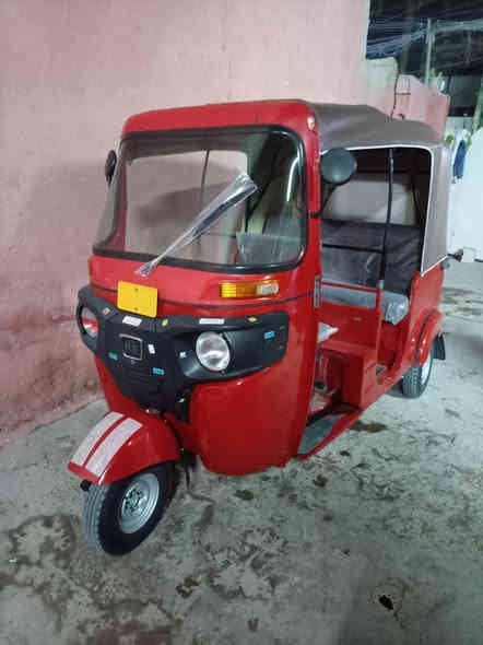 تكتك موديل 18بسمي تحويل ثاني يوم السعر ب6 مليون وبيهه مجال مكان الشعب حي أور ***********
