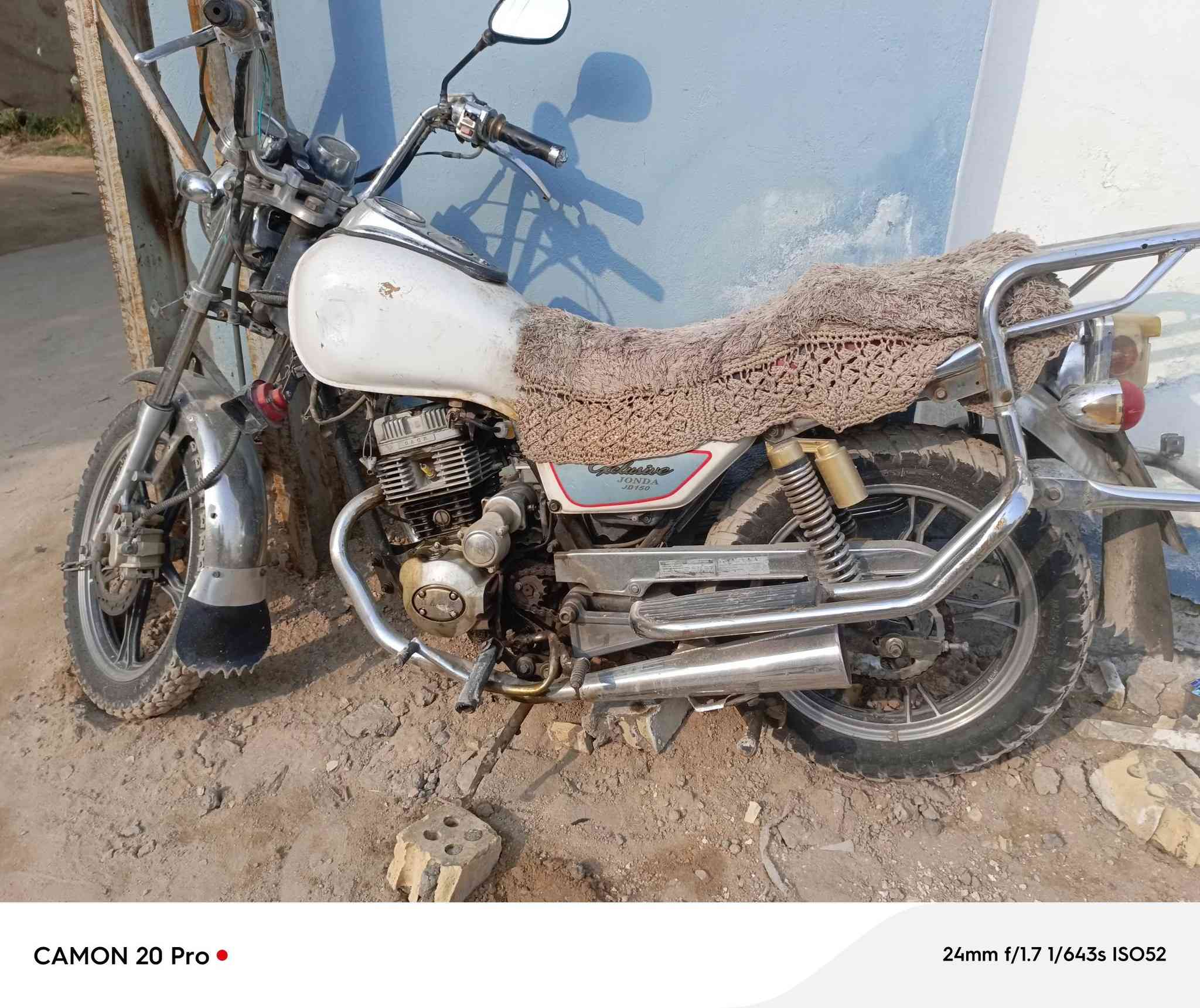 دراجة للبيع السعر 200وبي مجال الاستفسار رقم الهاتف ***********
