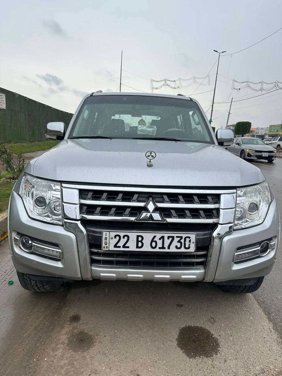 سلام عليكم
باجيرو 2018
السياره بيه جاملغ صبغ بدون فتح 
رقم الهاتف ***********
